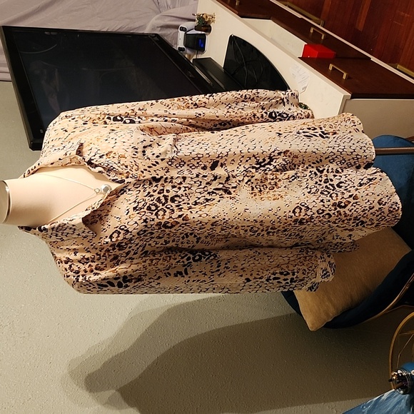 Spense Animal Print Long Sleeve Blouse - Picture 7 of 9